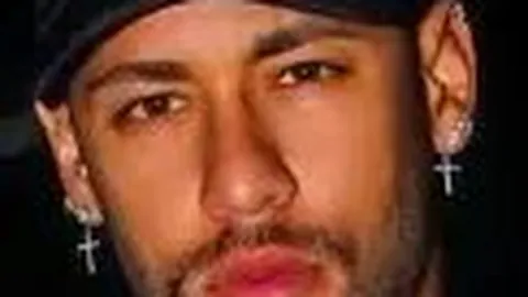 姆巴佩发布小红书动态：重返国家队！今日穿搭评分揭晓！